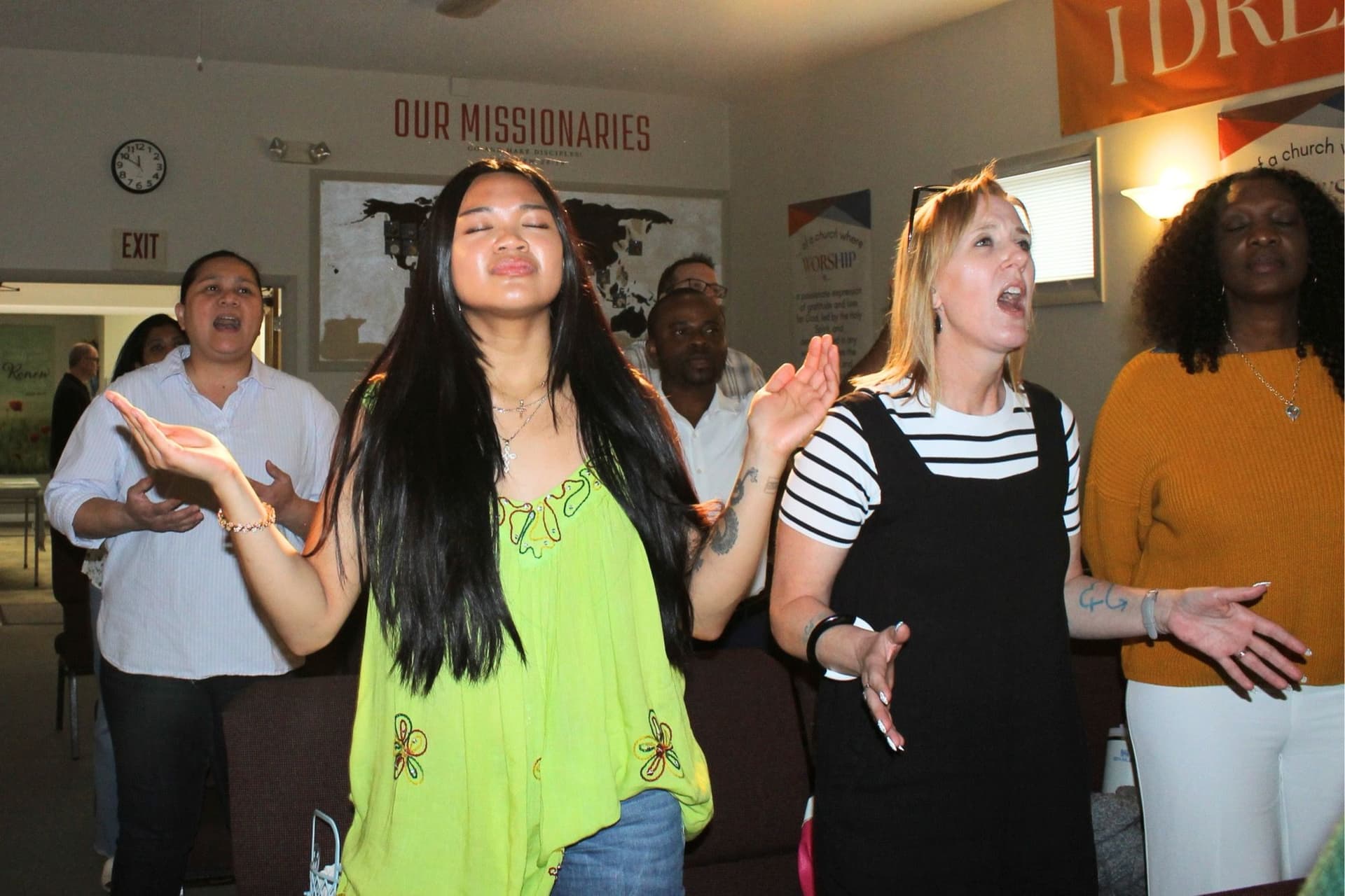 Worship at Faith Christian Assembly